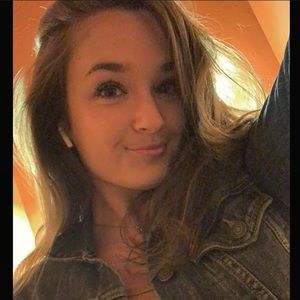 Meet your Posher, Olivia